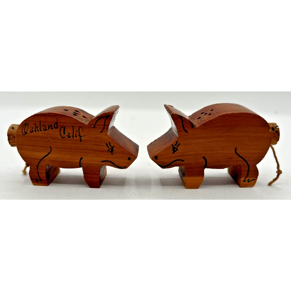 Vintage Retro Salt and Pepper Shakers Wooden Pigs U260/48